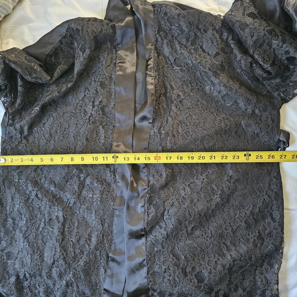 Vintage Victoria's Secret Gold Label, Black Lace Satin Robe - Picture 4 of 6